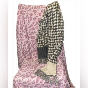 HOUNDSTOOTH Scarf print gray off white CHARMING Charlie